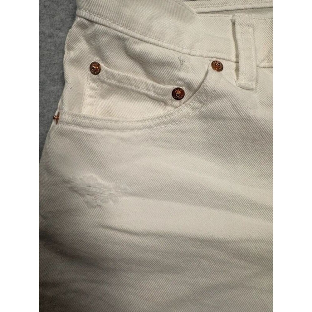 GAP White Distressed Low Rise Stride Shorts - Size 26 / 2R - Picture 4 of 8